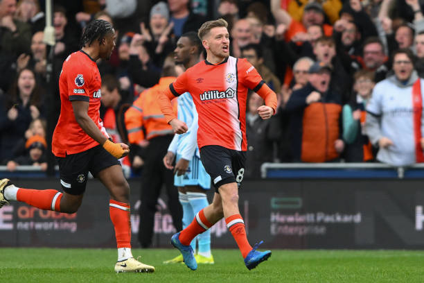 转会市场的 转会市场的